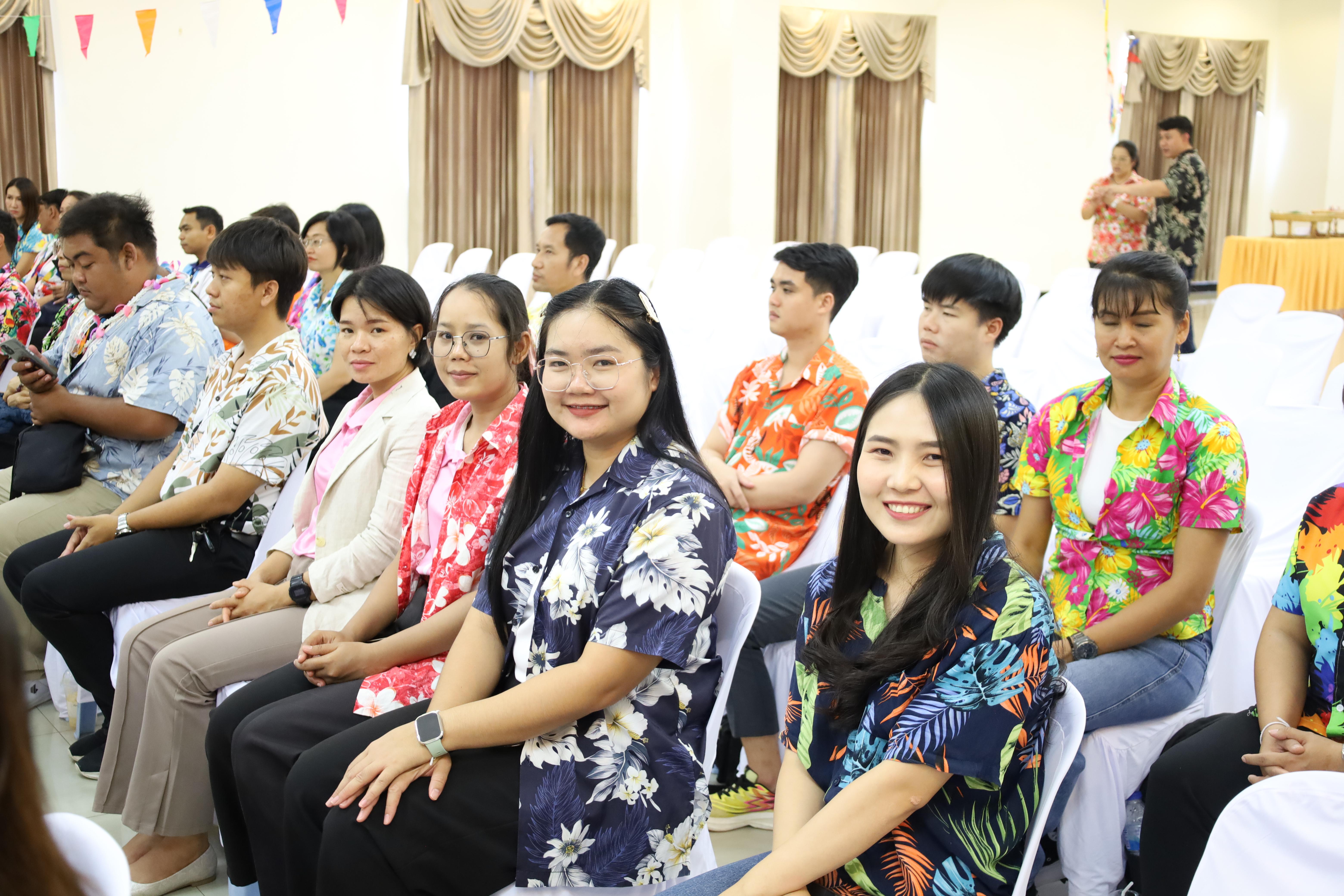 207. วันที่ 26 เมษายน 2568 สาขาการบริหารการศึกษา ได้จัดกิจกรรมรดน้ำดำหัวคณาจารย์ระดับบัณฑิตศึกษา ประจำสาขาการบริหารการศึกษา ณ ห้องประชุมครุร่มสัก 1 ชั้น 3 อาคารคณะครุศาสตร์